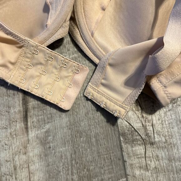 LEADING‎  LADY nursing Bra- size 36DD - Picture 9 of 11